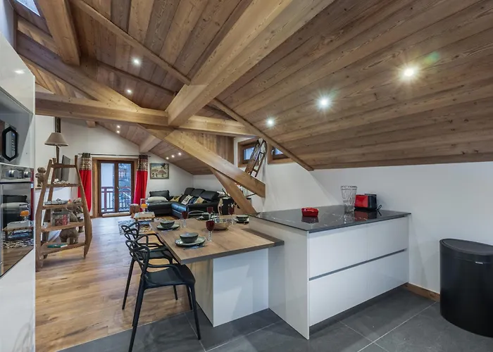 Appartement Renove Au Centre De Avec Balcon Et Parking - Fr-1-569-137 *