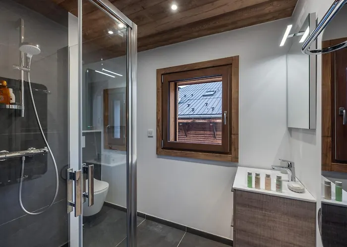 Renove Au Centre De Avec Balcon Et Parking - Fr-1-569-137 Appartement